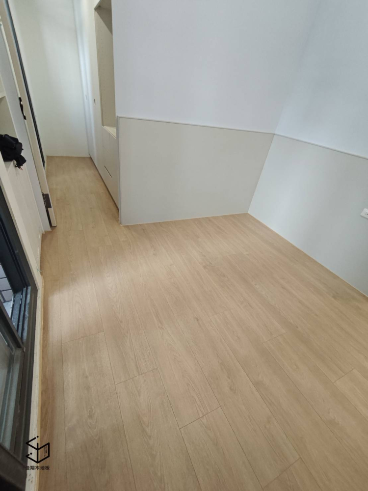 41048172-4V 多洛米蒂橡木