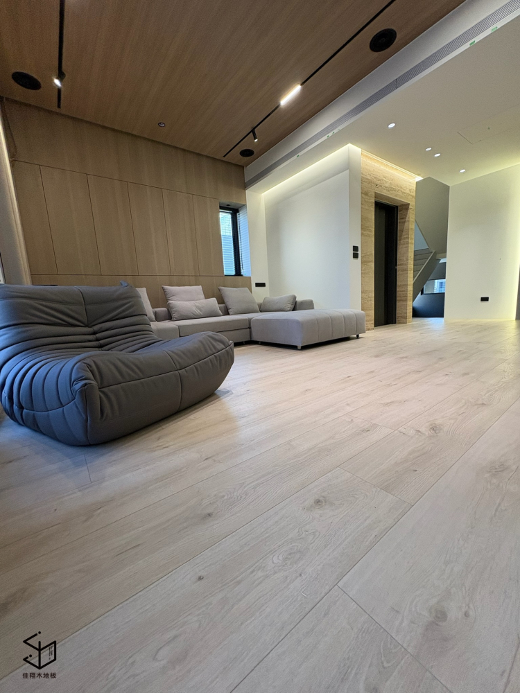 41050546 克拉橡木 Clarity Vera Oak